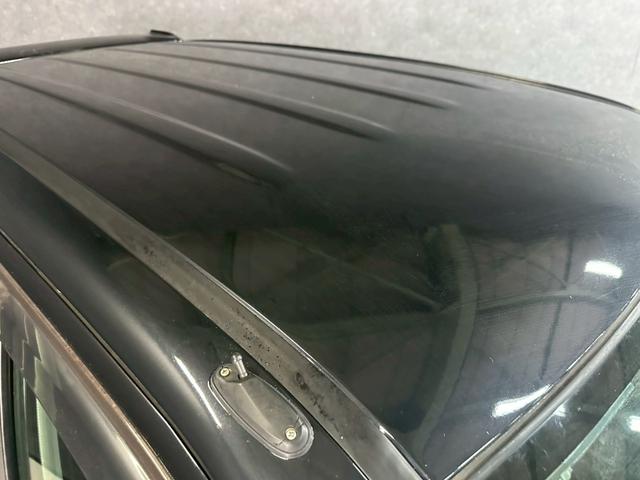 Ｋｅｉワークス ベースグレード　車検９年１０月　ターボ　４ＷＤ　５ＭＴ　マニュアルギヤシフト　キーレス　ナビ　ＡＢＳ　ＳＲＳエアバッグ　パワステ　パワーウィンドウ　レカロシート　社外ステアリング　ローダウン　アルミホイール（24枚目）