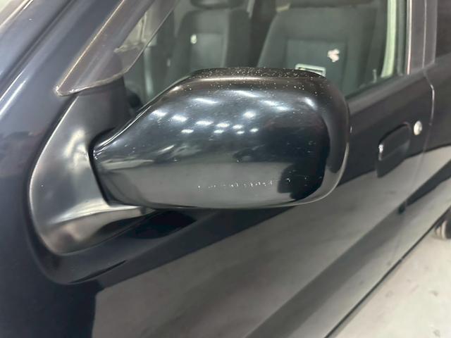 Ｋｅｉワークス ベースグレード　車検９年１０月　ターボ　４ＷＤ　５ＭＴ　マニュアルギヤシフト　キーレス　ナビ　ＡＢＳ　ＳＲＳエアバッグ　パワステ　パワーウィンドウ　レカロシート　社外ステアリング　ローダウン　アルミホイール（26枚目）