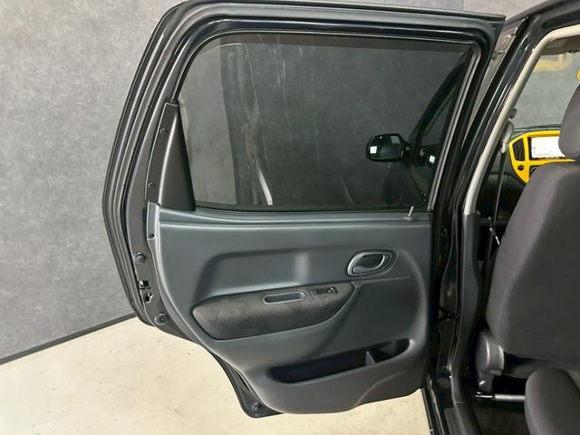 Ｋｅｉワークス ベースグレード　車検９年１０月　ターボ　４ＷＤ　５ＭＴ　マニュアルギヤシフト　キーレス　ナビ　ＡＢＳ　ＳＲＳエアバッグ　パワステ　パワーウィンドウ　レカロシート　社外ステアリング　ローダウン　アルミホイール（28枚目）