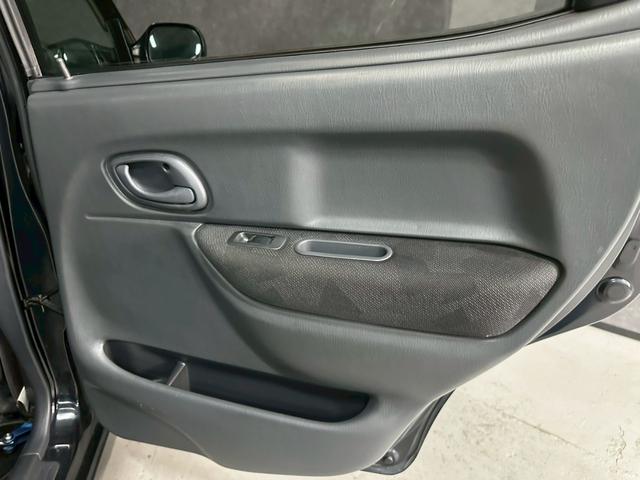 Ｋｅｉワークス ベースグレード　車検９年１０月　ターボ　４ＷＤ　５ＭＴ　マニュアルギヤシフト　キーレス　ナビ　ＡＢＳ　ＳＲＳエアバッグ　パワステ　パワーウィンドウ　レカロシート　社外ステアリング　ローダウン　アルミホイール（29枚目）