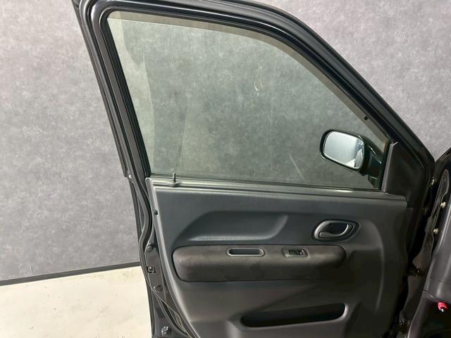 Ｋｅｉワークス ベースグレード　車検９年１０月　ターボ　４ＷＤ　５ＭＴ　マニュアルギヤシフト　キーレス　ナビ　ＡＢＳ　ＳＲＳエアバッグ　パワステ　パワーウィンドウ　レカロシート　社外ステアリング　ローダウン　アルミホイール（51枚目）