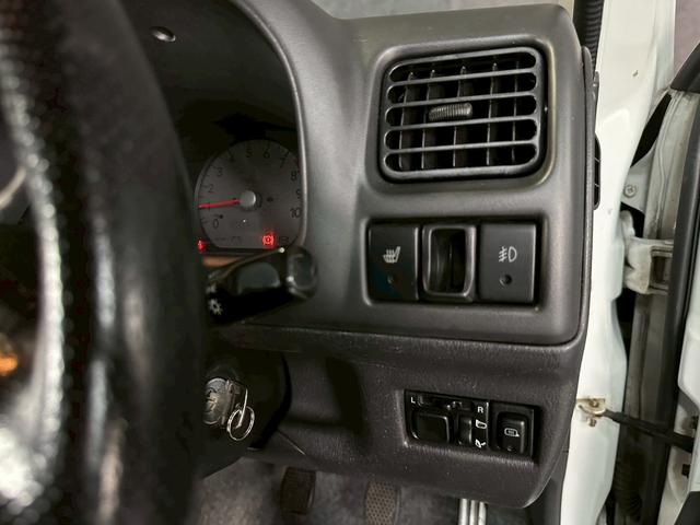 ジムニー ワイルドウインド　車検９年１０月　ターボ　４ＷＤ　５ＭＴ　マニュアルギヤシフト　ＣＤ　ＭＤ　カセット　ＡＢＳ　ＳＲＳエアバッグ　パワステ　パワーウィンドウ　シートヒーター　アルミホイール　フォグランプ（40枚目）