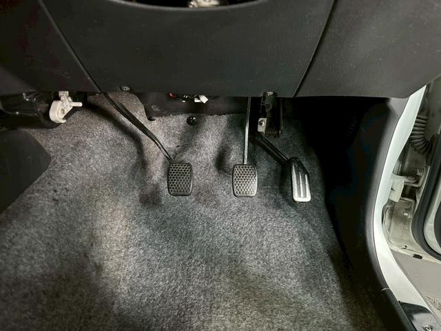 ジムニー ワイルドウインド　車検９年１０月　ターボ　４ＷＤ　５ＭＴ　マニュアルギヤシフト　ＣＤ　ＭＤ　カセット　ＡＢＳ　ＳＲＳエアバッグ　パワステ　パワーウィンドウ　シートヒーター　アルミホイール　フォグランプ（43枚目）