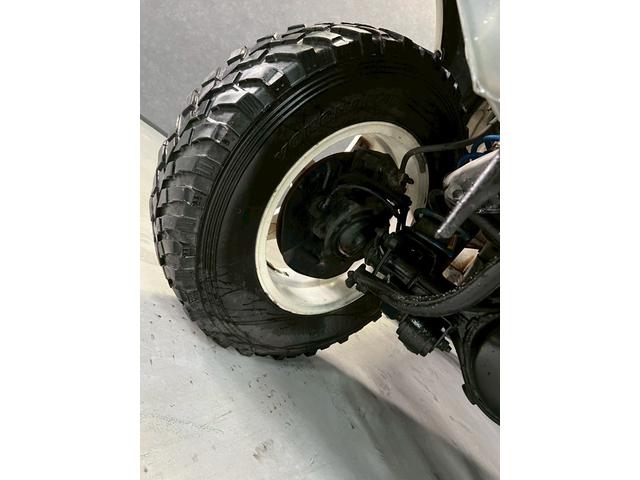 ジムニー ＸＧ　車検９年１０月　ターボ　４ＷＤ　５ＭＴ　マニュアルギヤシフト　キーレス　ＣＤ　ＡＢＳ　ＳＲＳエアバッグ　パワステ　パワーウィンドウ　リフトアップ　アルミホイール（11枚目）