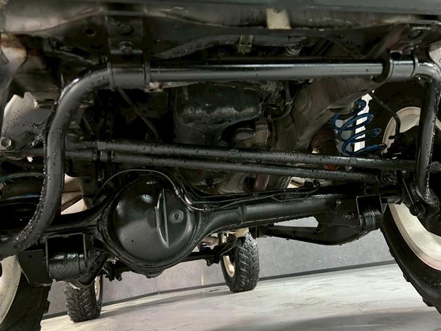 ジムニー ＸＧ　車検９年１０月　ターボ　４ＷＤ　５ＭＴ　マニュアルギヤシフト　キーレス　ＣＤ　ＡＢＳ　ＳＲＳエアバッグ　パワステ　パワーウィンドウ　リフトアップ　アルミホイール（18枚目）