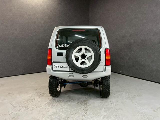 ジムニー ＸＧ　車検９年１０月　ターボ　４ＷＤ　５ＭＴ　マニュアルギヤシフト　キーレス　ＣＤ　ＡＢＳ　ＳＲＳエアバッグ　パワステ　パワーウィンドウ　リフトアップ　アルミホイール（24枚目）