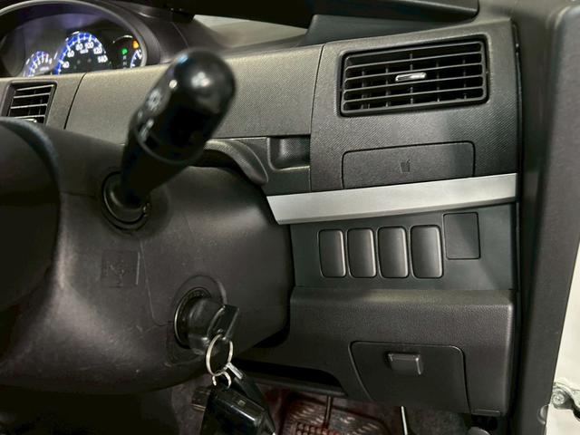 ケミカル類なども店内に展示しております♪日々のオイル交換などもお気軽にご来店ください!