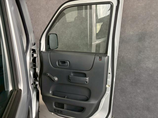 アクティバン SDX 車検9年11月 4WD 5MT マニュアルギヤシフト キーレス ラジオ ABS SRSエアバッグ ヘッドライトレベライザー パワステ パワーウィンドウ(59枚目)