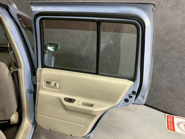 ラシーン ｆｔ　タイプＩＩ　車検８年１０月　４ＷＤ　オートギヤシフト　カセットデッキ　ＡＢＳ　ＳＲＳエアバッグ　パワステ　パワーウィンドウ　４ＡＴ（8枚目）