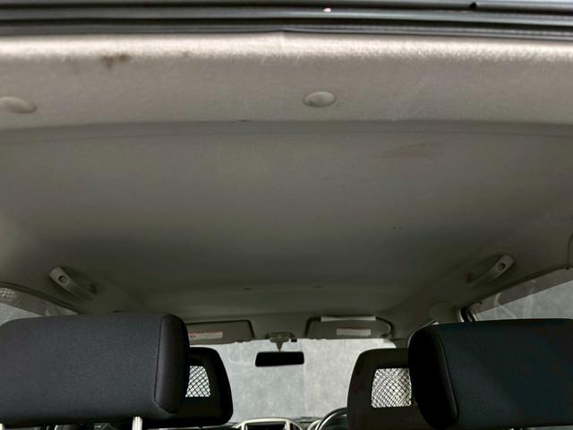 Ｋｅｉワークス ベースグレード　車検９年１月　ターボ　５ＭＴ　マニュアルギヤシフト　キーレス　社外サスペンション　柿本マフラー　ＡＢＳ　ＳＲＳエアバッグ　レカロシート　パワステ　パワーウィンドウ　アルミホイール　ルーフキャリア（10枚目）