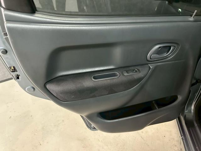 Ｋｅｉワークス ベースグレード　車検９年１月　ターボ　５ＭＴ　マニュアルギヤシフト　キーレス　社外サスペンション　柿本マフラー　ＡＢＳ　ＳＲＳエアバッグ　レカロシート　パワステ　パワーウィンドウ　アルミホイール　ルーフキャリア（18枚目）