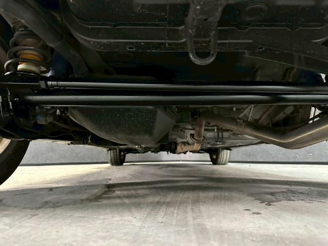 Ｋｅｉワークス ベースグレード　車検９年１月　ターボ　５ＭＴ　マニュアルギヤシフト　キーレス　社外サスペンション　柿本マフラー　ＡＢＳ　ＳＲＳエアバッグ　レカロシート　パワステ　パワーウィンドウ　アルミホイール　ルーフキャリア（33枚目）