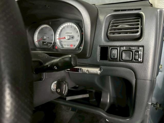 Ｋｅｉワークス ベースグレード　車検９年１月　ターボ　５ＭＴ　マニュアルギヤシフト　キーレス　社外サスペンション　柿本マフラー　ＡＢＳ　ＳＲＳエアバッグ　レカロシート　パワステ　パワーウィンドウ　アルミホイール　ルーフキャリア（45枚目）