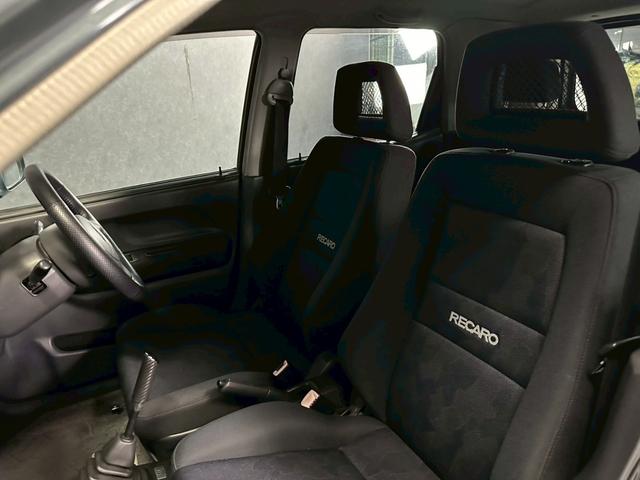 Ｋｅｉワークス ベースグレード　車検９年１月　ターボ　５ＭＴ　マニュアルギヤシフト　キーレス　社外サスペンション　柿本マフラー　ＡＢＳ　ＳＲＳエアバッグ　レカロシート　パワステ　パワーウィンドウ　アルミホイール　ルーフキャリア（61枚目）