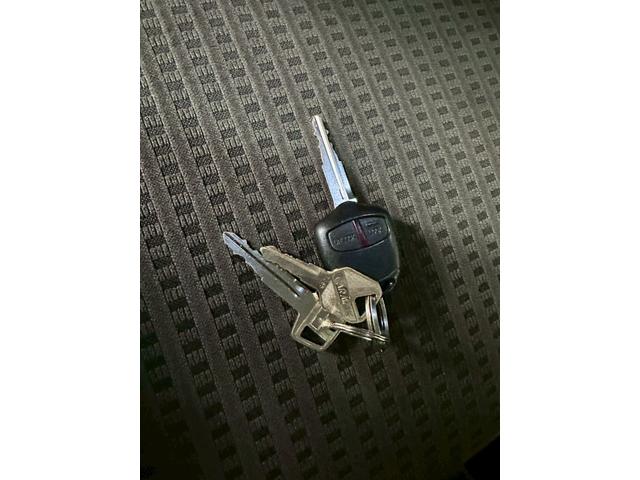 パジェロミニ ＶＲ－Ｓ　車検９年２月　ターボ　４ＷＤ　オートギヤシフト　キーレス　スペアーキー　ナビ　ＡＢＳ　ＳＲＳエアバッグ　レカロシート　ヘッドライトレベライザー　パワステ　パワーウィンドウ　フォグランプ　アルミホイール（13枚目）