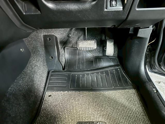 パジェロミニ ＶＲ－Ｓ　車検９年２月　ターボ　４ＷＤ　オートギヤシフト　キーレス　スペアーキー　ナビ　ＡＢＳ　ＳＲＳエアバッグ　レカロシート　ヘッドライトレベライザー　パワステ　パワーウィンドウ　フォグランプ　アルミホイール（29枚目）