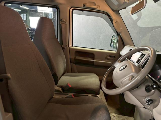 エブリイ ＰＣ　車検９年１１月　４ＷＤ　オートギヤシフト　キーレス　ナビ　ＡＢＳ　ＳＲＳエアバッグ　ヘッドライトレベライザー　パワステ　パワーウィンドウ　ルーフキャリア　３ＡＴ（12枚目）