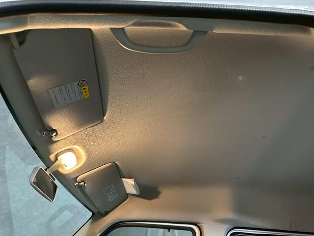 エブリイ ＰＣ　車検９年１１月　４ＷＤ　オートギヤシフト　キーレス　ナビ　ＡＢＳ　ＳＲＳエアバッグ　ヘッドライトレベライザー　パワステ　パワーウィンドウ　ルーフキャリア　３ＡＴ（43枚目）