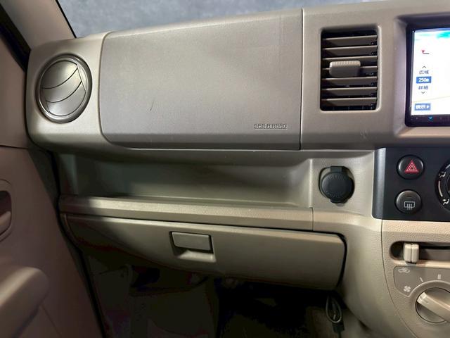 エブリイ ＰＣ　車検９年１１月　４ＷＤ　オートギヤシフト　キーレス　ナビ　ＡＢＳ　ＳＲＳエアバッグ　ヘッドライトレベライザー　パワステ　パワーウィンドウ　ルーフキャリア　３ＡＴ（47枚目）