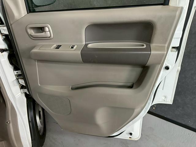 エブリイ ＰＣ　車検９年１１月　４ＷＤ　オートギヤシフト　キーレス　ナビ　ＡＢＳ　ＳＲＳエアバッグ　ヘッドライトレベライザー　パワステ　パワーウィンドウ　ルーフキャリア　３ＡＴ（48枚目）