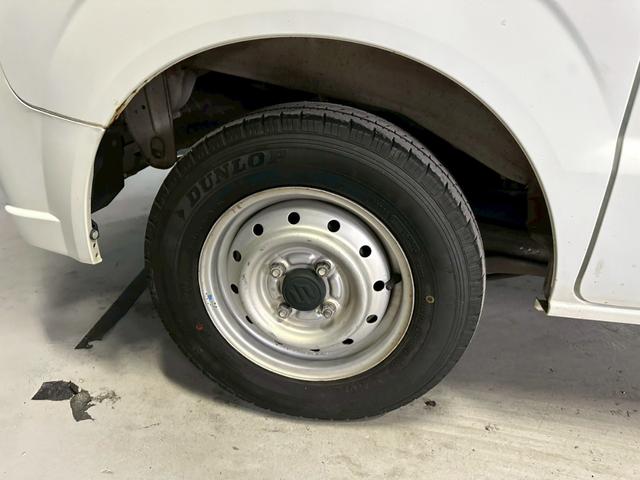 エブリイ ＰＣ　車検９年１１月　４ＷＤ　オートギヤシフト　キーレス　ナビ　ＡＢＳ　ＳＲＳエアバッグ　ヘッドライトレベライザー　パワステ　パワーウィンドウ　ルーフキャリア　３ＡＴ（55枚目）