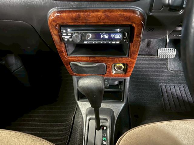 ミラジーノ ジーノリミテッド 車検9年11月 オートギヤシフト キーレス CD ABS SRSエアバッグパワステ パワーウィンドウ アルミホイール 2WD 4AT(10枚目)