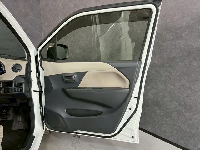 ワゴンR FX 車検9年11月 4WD オートギヤシフト キーレス キー2本 CD ABS SRSエアバッグ ヘッドライトレベライザー パワステ パワーウィンドウ シートヒーター アイドリングストップ CVT(22枚目)