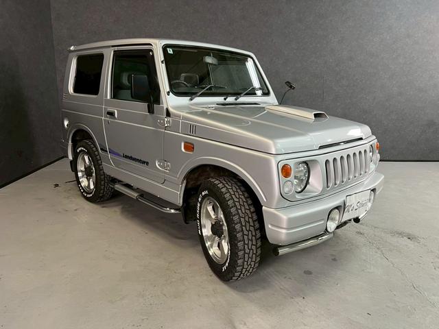 ジムニー ランドベンチャー 車検9年8月 ターボ 4WD 5MT マニュアルギヤシフト キーレス キー2本 カセット アルミホイール フォグランプ(10枚目)