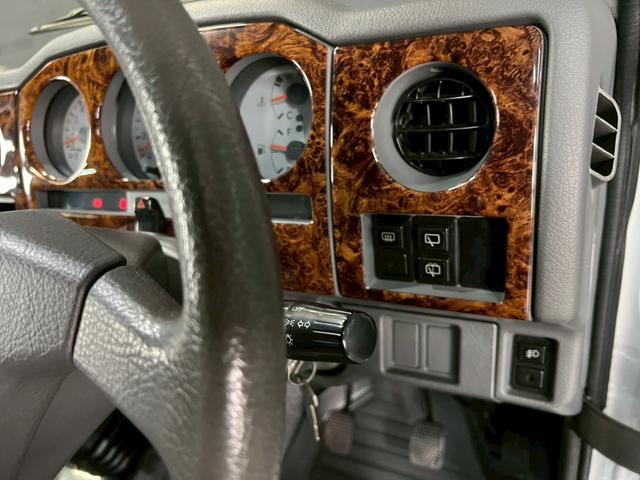 ジムニー ランドベンチャー 車検9年8月 ターボ 4WD 5MT マニュアルギヤシフト キーレス キー2本 カセット アルミホイール フォグランプ(20枚目)