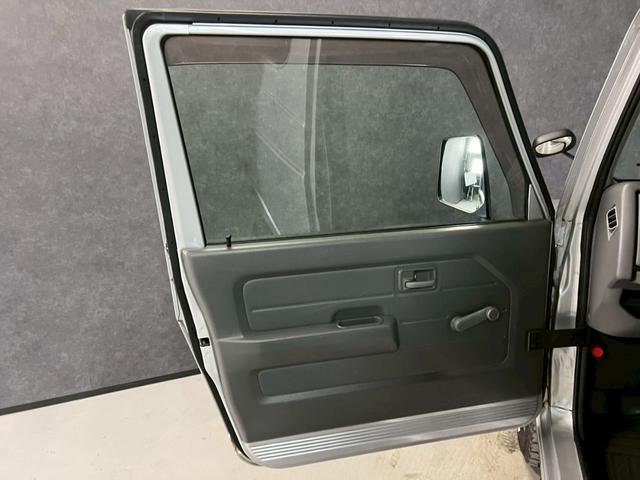 ジムニー ランドベンチャー 車検9年8月 ターボ 4WD 5MT マニュアルギヤシフト キーレス キー2本 カセット アルミホイール フォグランプ(21枚目)