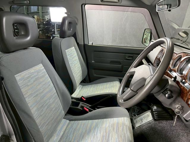 ジムニー ランドベンチャー 車検9年8月 ターボ 4WD 5MT マニュアルギヤシフト キーレス キー2本 カセット アルミホイール フォグランプ(27枚目)