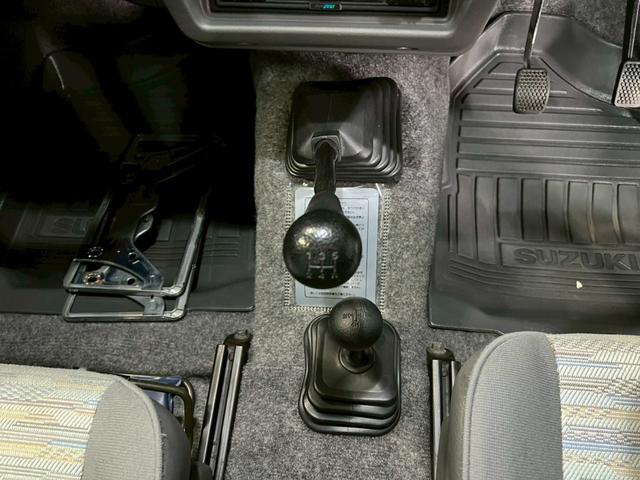 ジムニー ランドベンチャー 車検9年8月 ターボ 4WD 5MT マニュアルギヤシフト キーレス キー2本 カセット アルミホイール フォグランプ(35枚目)