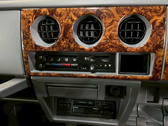 ジムニー ランドベンチャー 車検9年8月 ターボ 4WD 5MT マニュアルギヤシフト キーレス キー2本 カセット アルミホイール フォグランプ(36枚目)