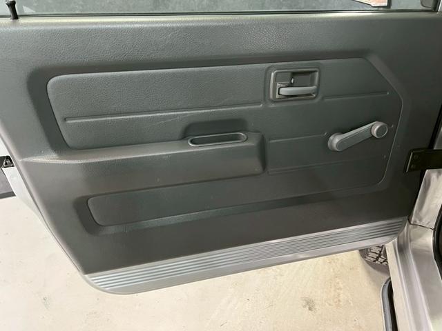 ジムニー ランドベンチャー 車検9年8月 ターボ 4WD 5MT マニュアルギヤシフト キーレス キー2本 カセット アルミホイール フォグランプ(46枚目)