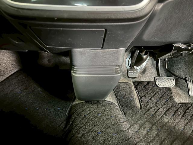 ワゴンＲスティングレー リミテッドＩＩ　車検９年２月　オートギヤシフト　スマートキー　ナビ　ＡＢＳ　ＳＲＳエアバッグパワステ　パワーウィンドウ　イルミネーション　シートヒーター　アルミホイール　フォグランプ　２ＷＤ　ＣＶＴ（22枚目）