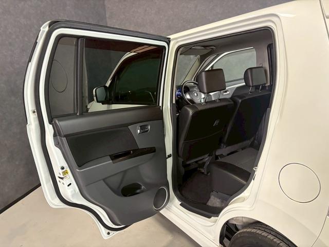 ワゴンＲスティングレー リミテッド　車検９年１１月　オートギヤシフト　スマートキー２本　ナビ　ＡＢＳ　ＳＲＳエアバッグ　イルミネーション　パワステ　パワーウィンドウ　アルミホイール　フォグランプ　２ＷＤ　ＣＶＴ（12枚目）