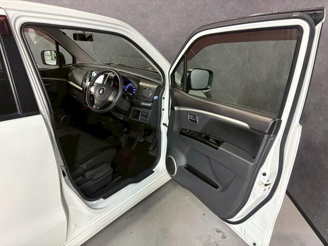 ワゴンＲスティングレー リミテッド　車検９年１１月　オートギヤシフト　スマートキー２本　ナビ　ＡＢＳ　ＳＲＳエアバッグ　イルミネーション　パワステ　パワーウィンドウ　アルミホイール　フォグランプ　２ＷＤ　ＣＶＴ（31枚目）