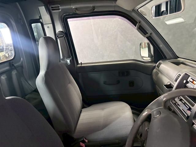 ハイゼットトラック ジャンボ 車検9年11月 4WD オートギヤシフト キーレス ラジオ エアコン ABS SRSエアバッグ パワステ パワーウィンドウ 3AT(16枚目)