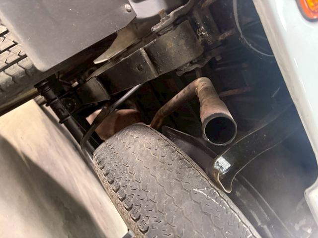 ハイゼットトラック ジャンボ 車検9年11月 4WD オートギヤシフト キーレス ラジオ エアコン ABS SRSエアバッグ パワステ パワーウィンドウ 3AT(19枚目)