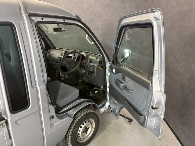 ハイゼットトラック ジャンボ 車検9年11月 4WD オートギヤシフト キーレス ラジオ エアコン ABS SRSエアバッグ パワステ パワーウィンドウ 3AT(28枚目)