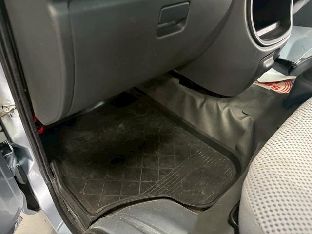 ハイゼットトラック ジャンボ 車検9年11月 4WD オートギヤシフト キーレス ラジオ エアコン ABS SRSエアバッグ パワステ パワーウィンドウ 3AT(49枚目)