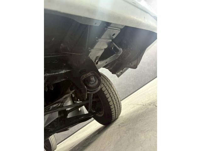 ハイゼットトラック ジャンボ 車検9年11月 4WD オートギヤシフト キーレス ラジオ エアコン ABS SRSエアバッグ パワステ パワーウィンドウ 3AT(51枚目)