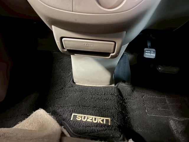 エブリイワゴン ＰＺターボスペシャル　車検９年１月　ターボ　オートギヤシフト　キーレス　ナビ　両側電動スライドドア　ＡＢＳ　ＳＲＳエアバッグ　パワステ　パワーウィンドウ　フォグランプ　アルミホイール　２ＷＤ　４ＡＴ（33枚目）