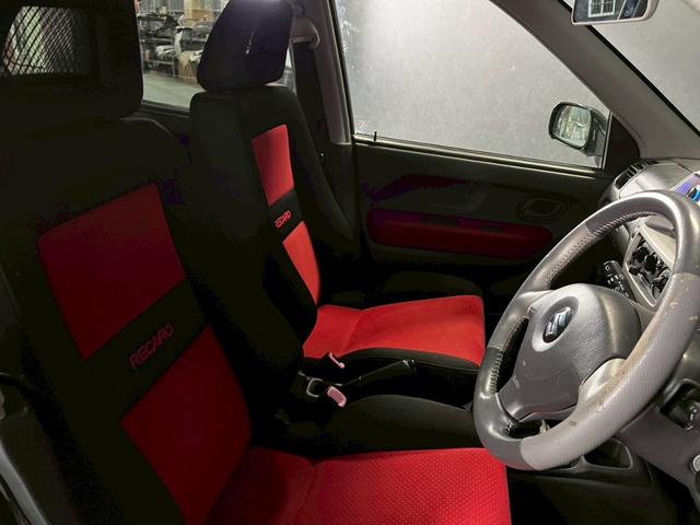 Keiワークス ベースグレード 車検9年11月 ターボ 5MT マニュアルギヤシフト キーレス CD レカロシート ABS SRSエアバッグ ヘッドライトレベライザー パワステ パワーウィンドウ フォグランプ アルミホイール 2WD(8枚目)