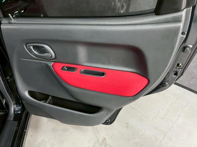 Keiワークス ベースグレード 車検9年11月 ターボ 5MT マニュアルギヤシフト キーレス CD レカロシート ABS SRSエアバッグ ヘッドライトレベライザー パワステ パワーウィンドウ フォグランプ アルミホイール 2WD(9枚目)