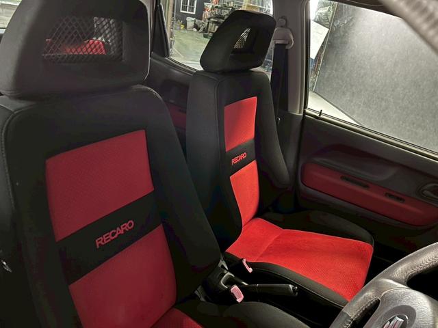 Keiワークス ベースグレード 車検9年11月 ターボ 5MT マニュアルギヤシフト キーレス CD レカロシート ABS SRSエアバッグ ヘッドライトレベライザー パワステ パワーウィンドウ フォグランプ アルミホイール 2WD(20枚目)