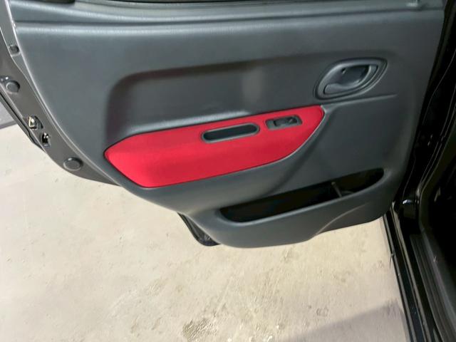 Keiワークス ベースグレード 車検9年11月 ターボ 5MT マニュアルギヤシフト キーレス CD レカロシート ABS SRSエアバッグ ヘッドライトレベライザー パワステ パワーウィンドウ フォグランプ アルミホイール 2WD(63枚目)