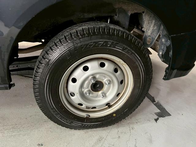 エブリイ ジョイン 車検9年11月 4WD バッテリー プラグ コイル新品 オートギヤシフト キーレス CD ABS SRSエアバッグ ヘッドライトレベライザー パワステ パワーウィンドウ リアクーラー 3AT(9枚目)