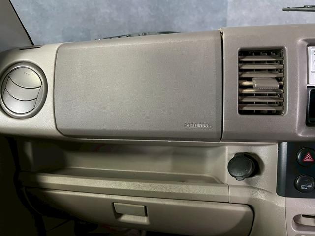 エブリイ ジョイン 車検9年11月 4WD バッテリー プラグ コイル新品 オートギヤシフト キーレス CD ABS SRSエアバッグ ヘッドライトレベライザー パワステ パワーウィンドウ リアクーラー 3AT(44枚目)