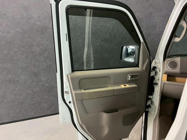 エブリイワゴン PZターボスペシャル 車検9年11月 ターボ 車高調.ローダウン スタッドレス新品 オートギヤシフト キーレス ナビ 両側電動スライドドア ABS SRSエアバッグ パワステ パワーウィンドウ フォグランプ オートステップ(7枚目)